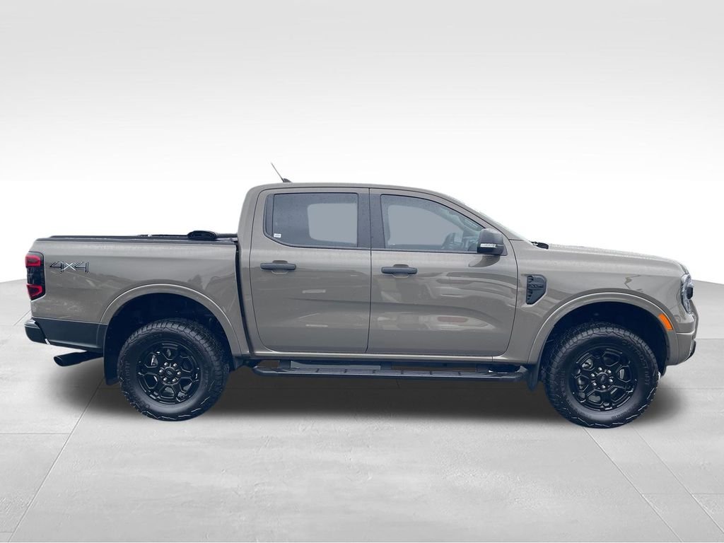 Used 2025 Green Ford XLT image 7