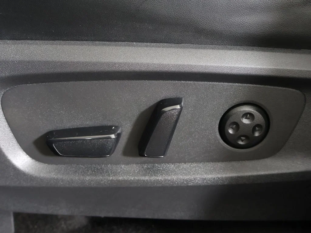 Used 2024 Mineral INFINITI LUXE image 38