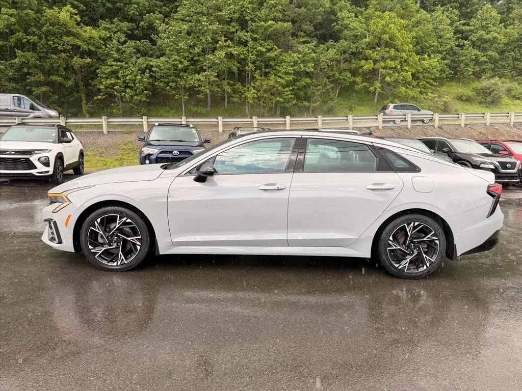 Used 2025 Gray Kia GT-Line image 4