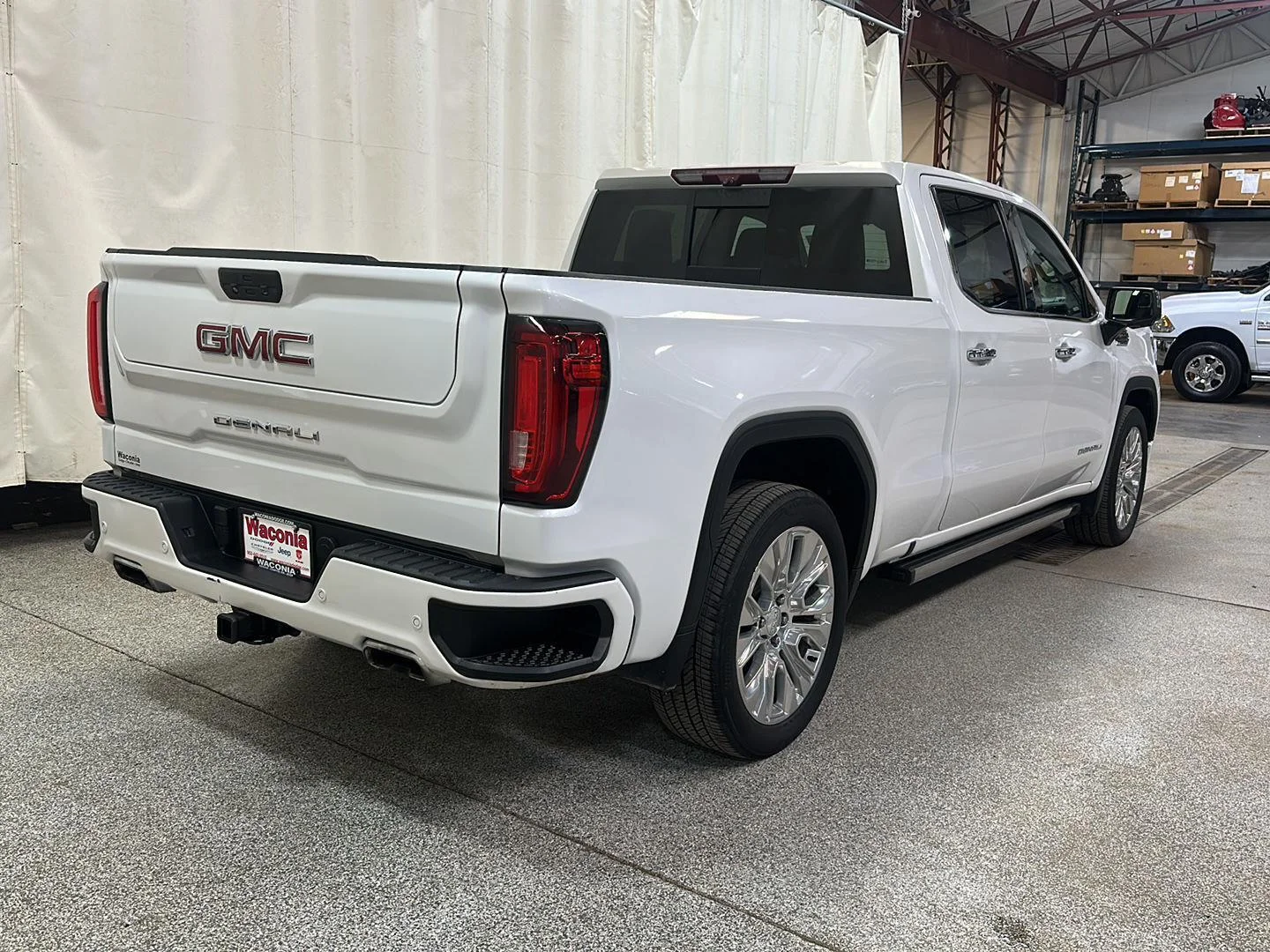 Used 2020 White Frost Tricoat GMC Denali image 6
