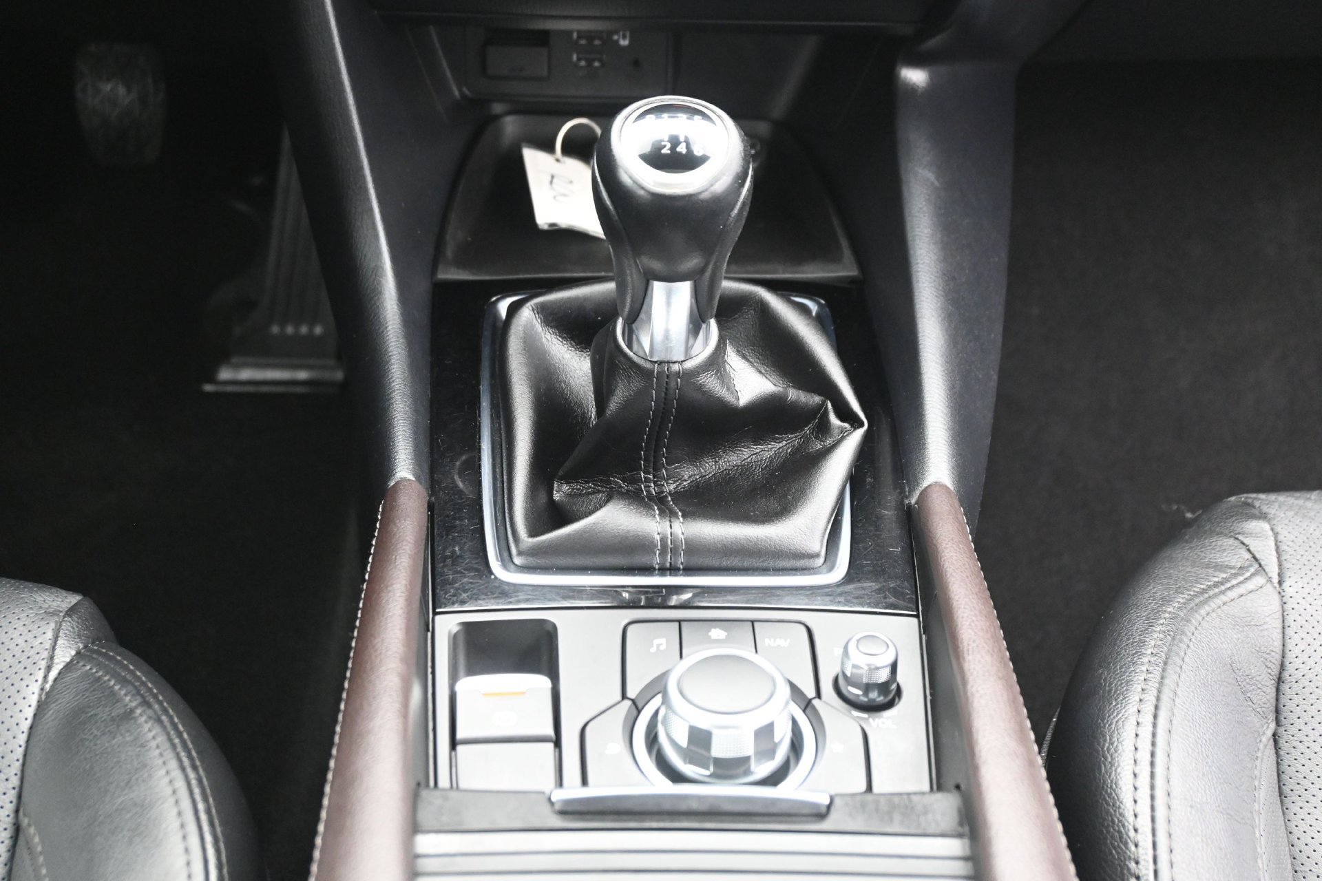 Used 2018 Deep Crystal Blue Mica Mazda Grand Touring image 21