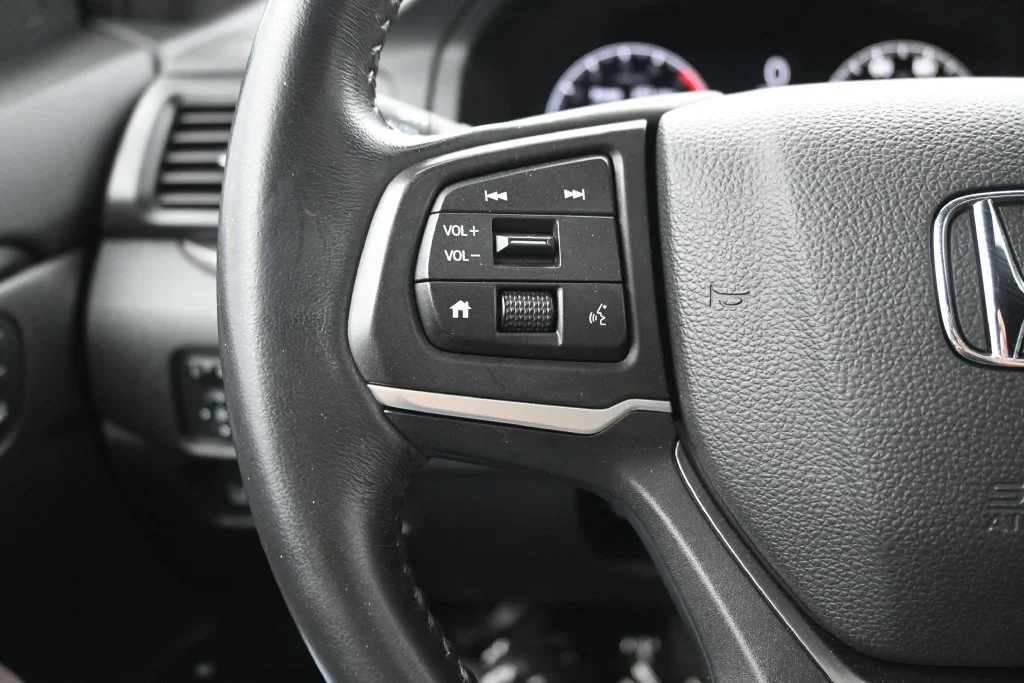 Used 2025 Black Honda RTL AWD image 19