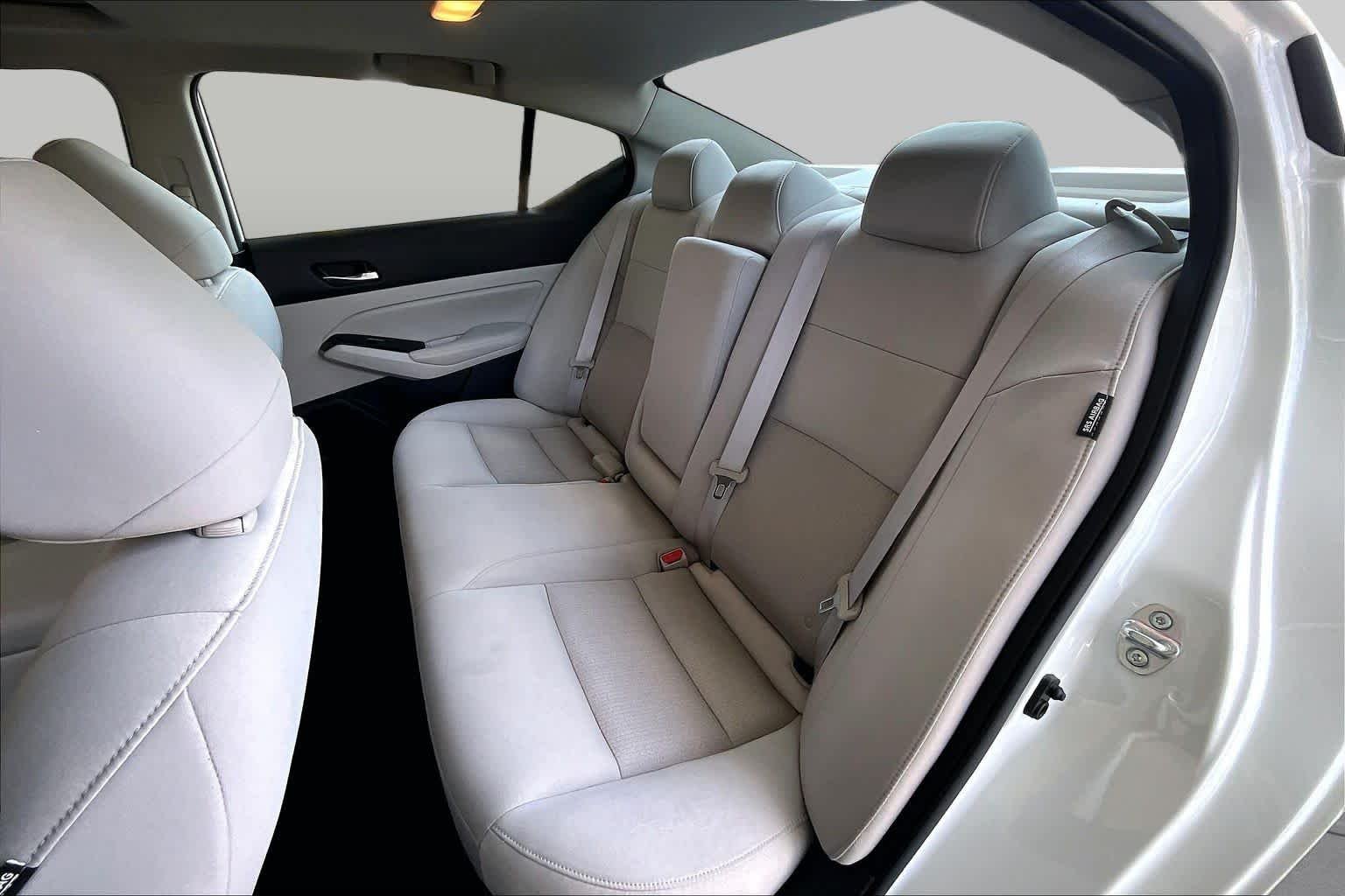 Used 2021 Pearl White Tricoat Nissan 2.5 SV image 21