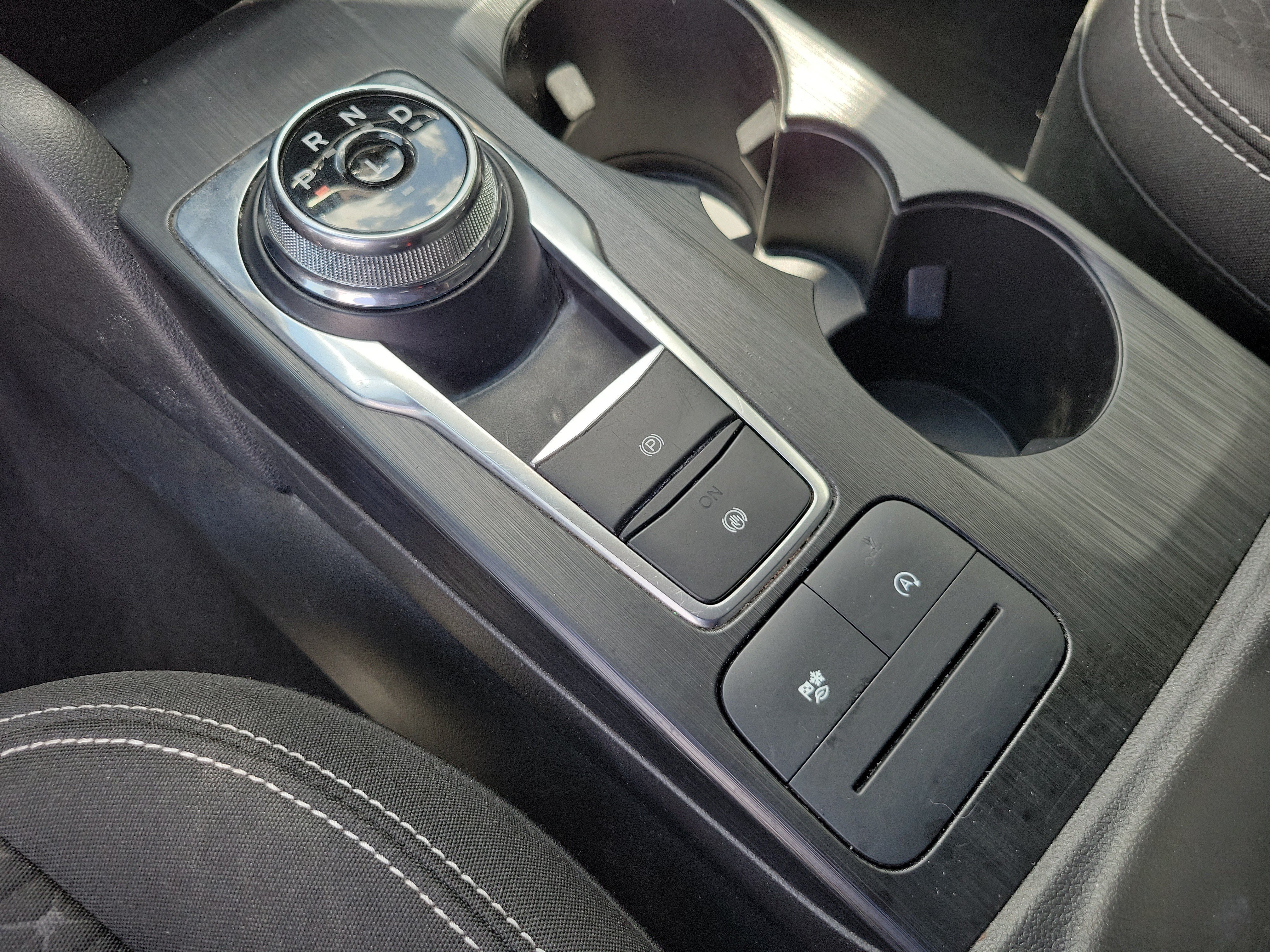 Used 2024 Vapor Blue Ford Active image 7