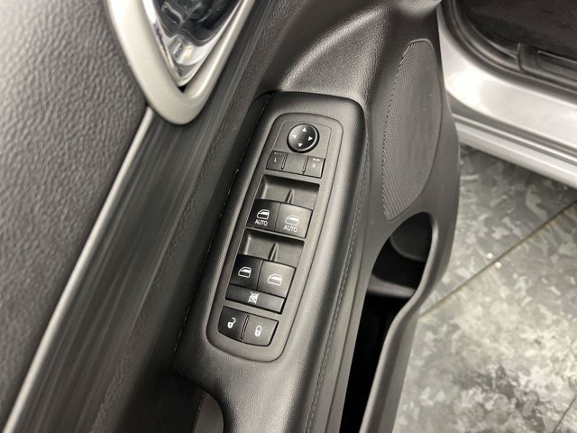 Used 2021 Billet Silver Metallic Clearcoat Jeep Laredo X image 8