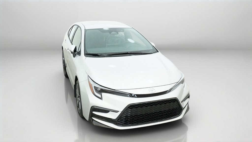New 2027 Classic Silver Met Toyota SE image 4