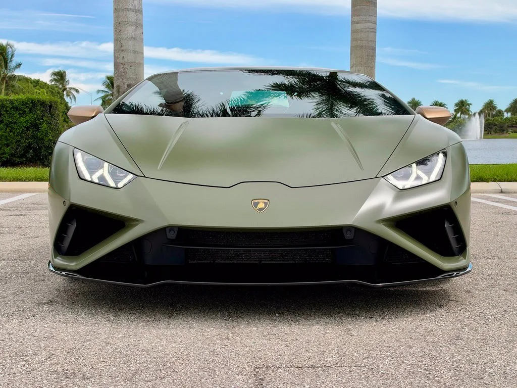 Used 2022 Green Lamborghini  image 3