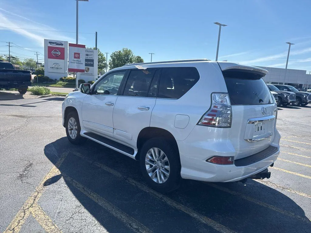 Used 2018 Starfire Pearl Lexus 460 image 6
