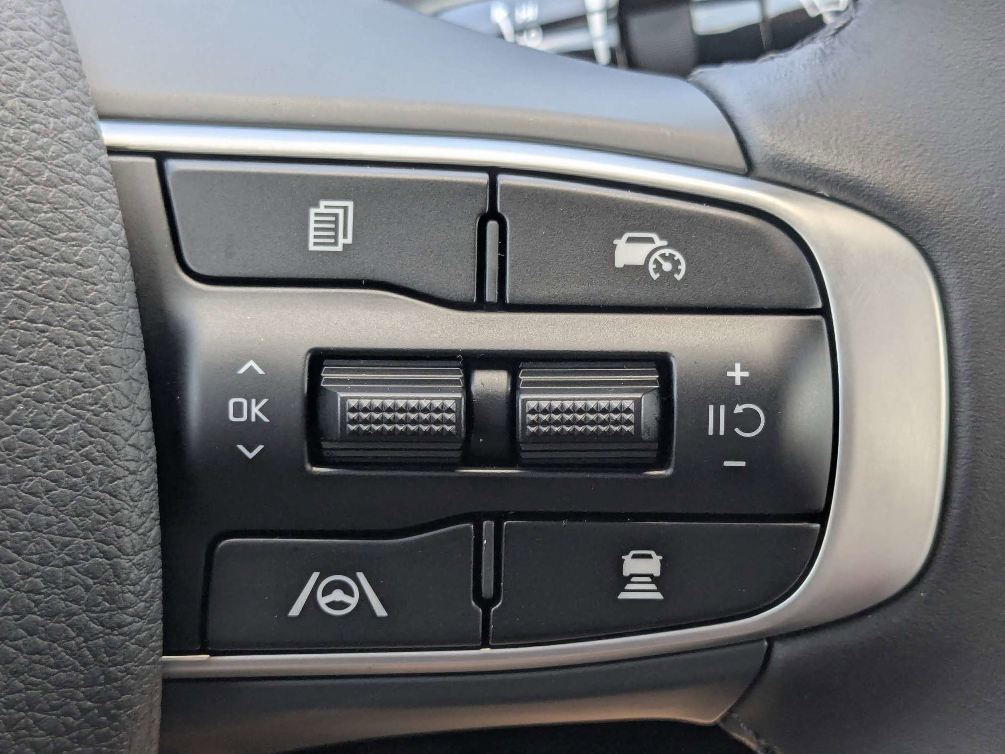 New 2026 Aurora Black Pearl Kia GT-Line FWD image 34