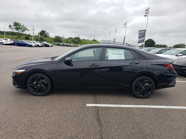 New 2026 Black Hyundai SEL Sport image 9