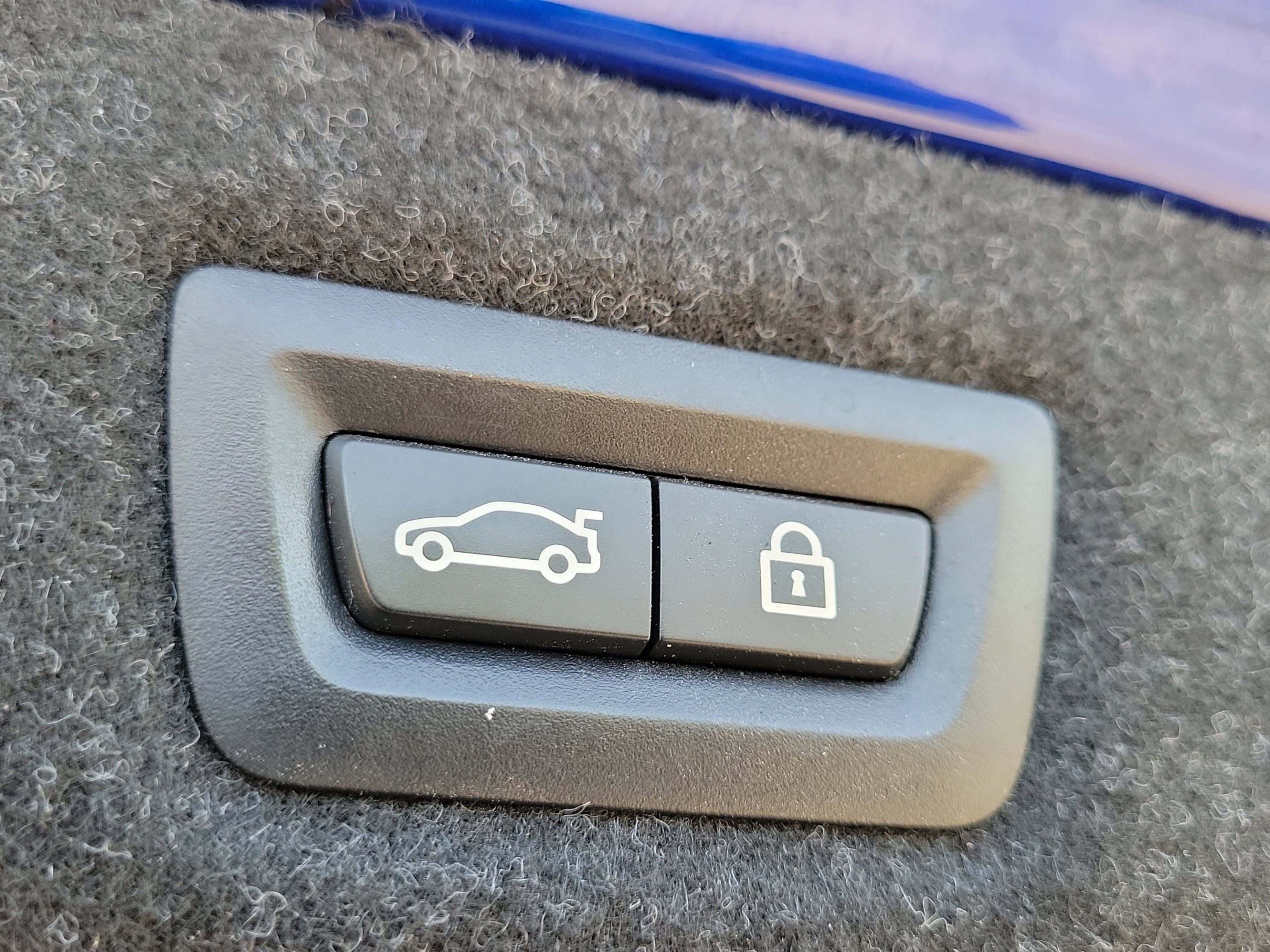 Used 2018 Blue Metallic BMW Base image 7