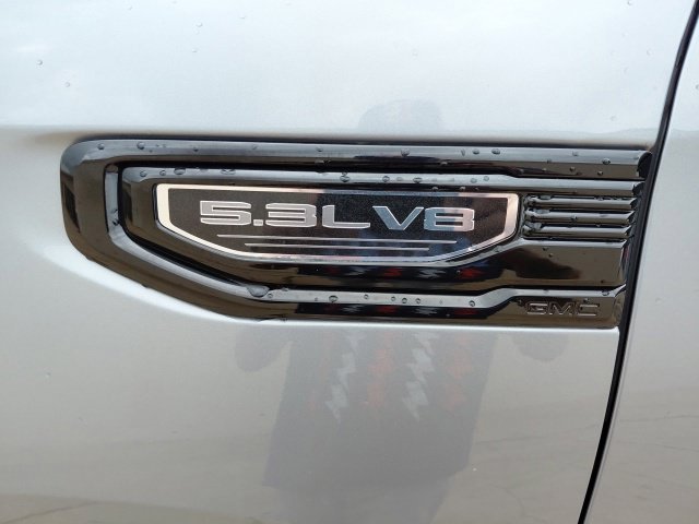 New 2026 Sterling Metallic GMC Elevation image 36