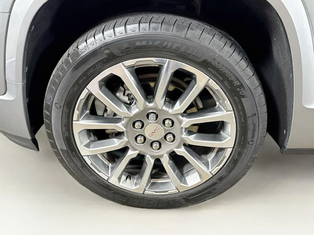 Used 2023 Silver GMC Denali image 42