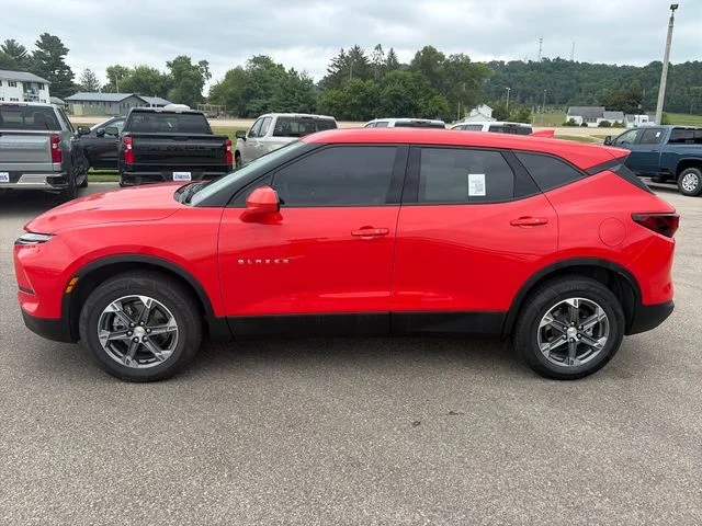Used 2025 Habanero Chevrolet LT image 2