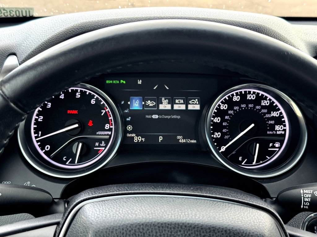 Used 2018 Silver Toyota XLE image 24