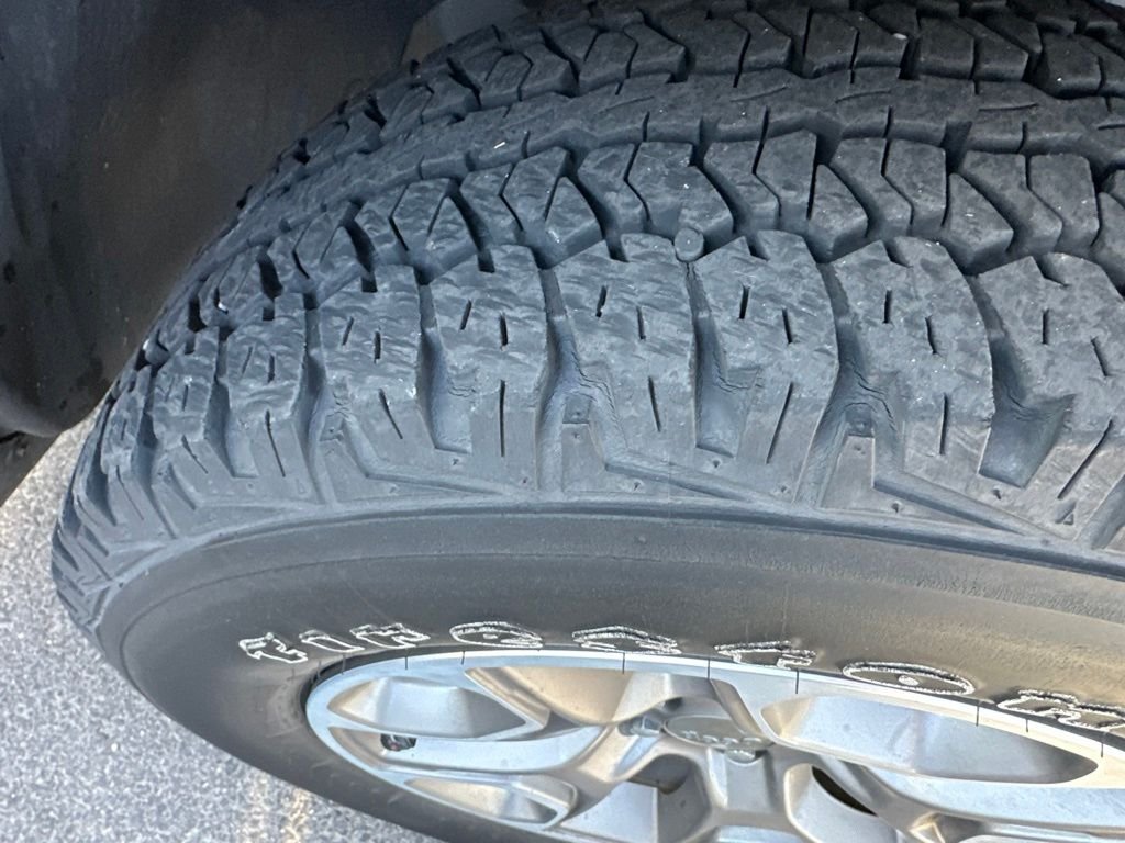 Used 2022 Gray Jeep Trailhawk image 4