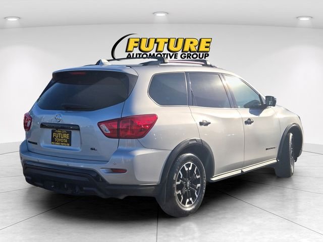 Used 2019 Silver Nissan SL image 4