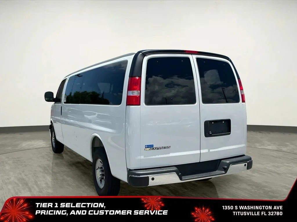 Used 2025 Summit White Chevrolet 1LT image 7