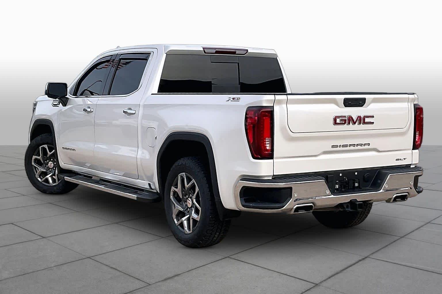 Used 2024 White Frost Tricoat GMC SLT image 11