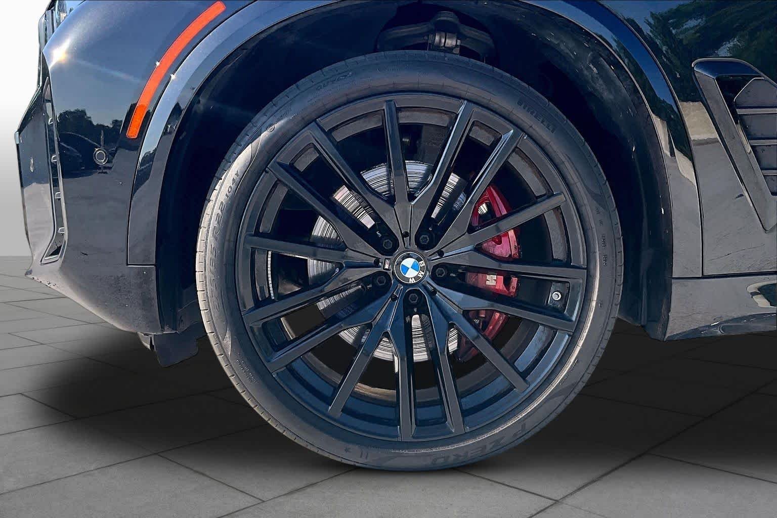 Used 2024 Black Sapphire Metallic BMW xDrive40i image 11