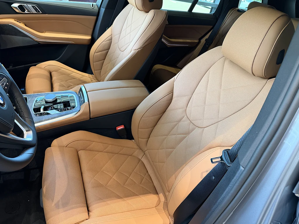 New 2026 Skyscraper Grey Metallic BMW xDrive40i image 12