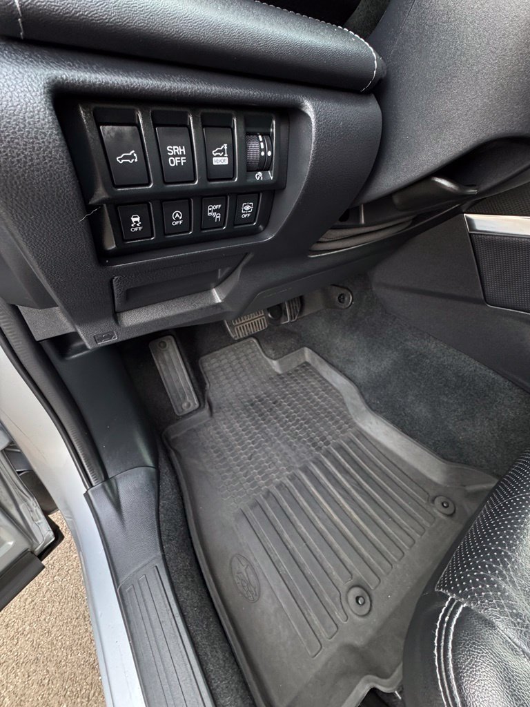 Used 2019 Ice Silver Metallic Subaru Touring image 15