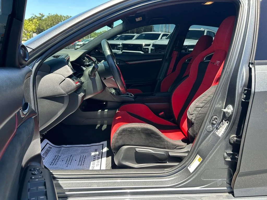 Used 2019  Honda Touring image 13