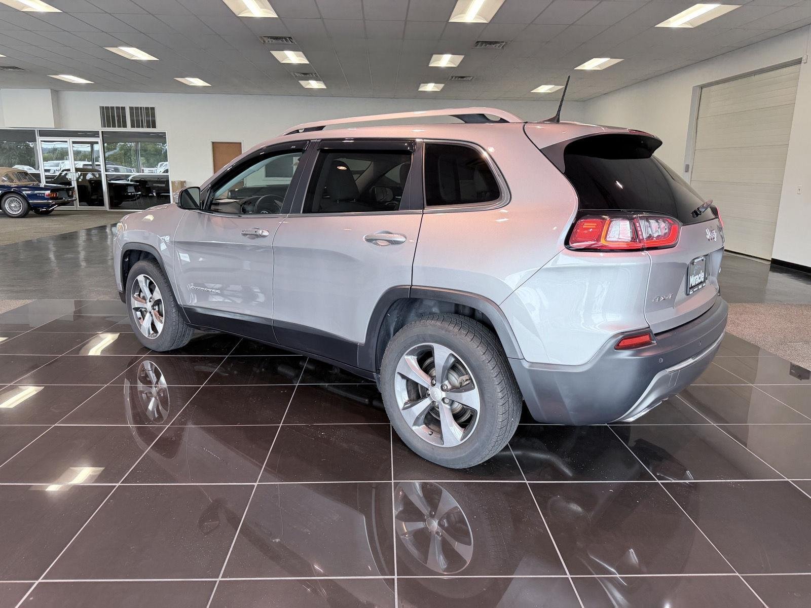 Used 2019 Billet Silver Metallic Clearcoat Jeep Limited image 11