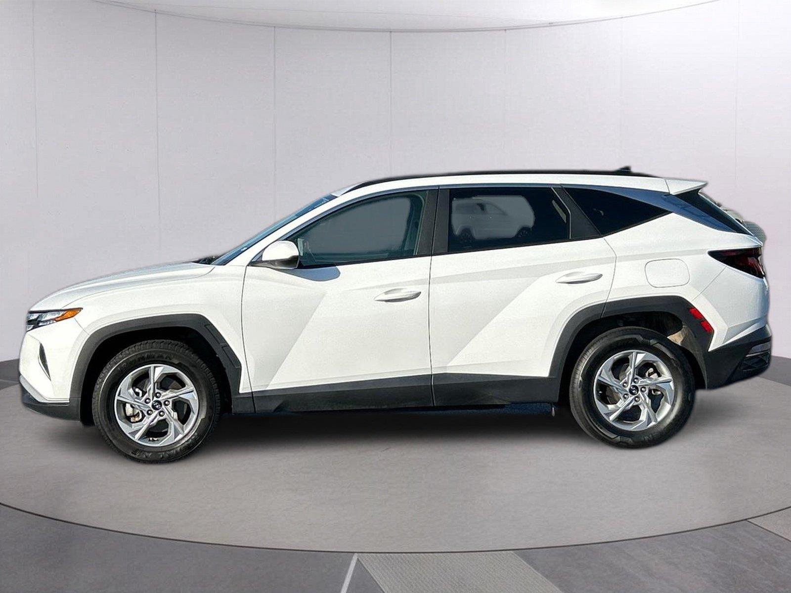 Used 2024 White Pearl Hyundai SEL image 2