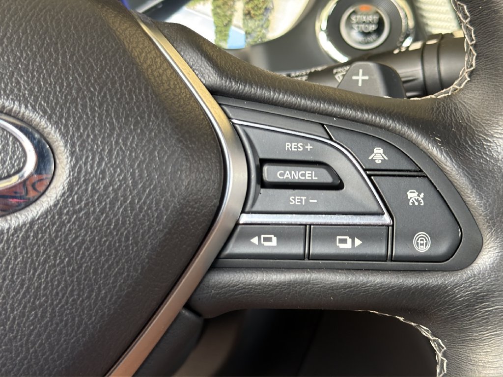 Used 2018 Black INFINITI Red Sport 400 image 17