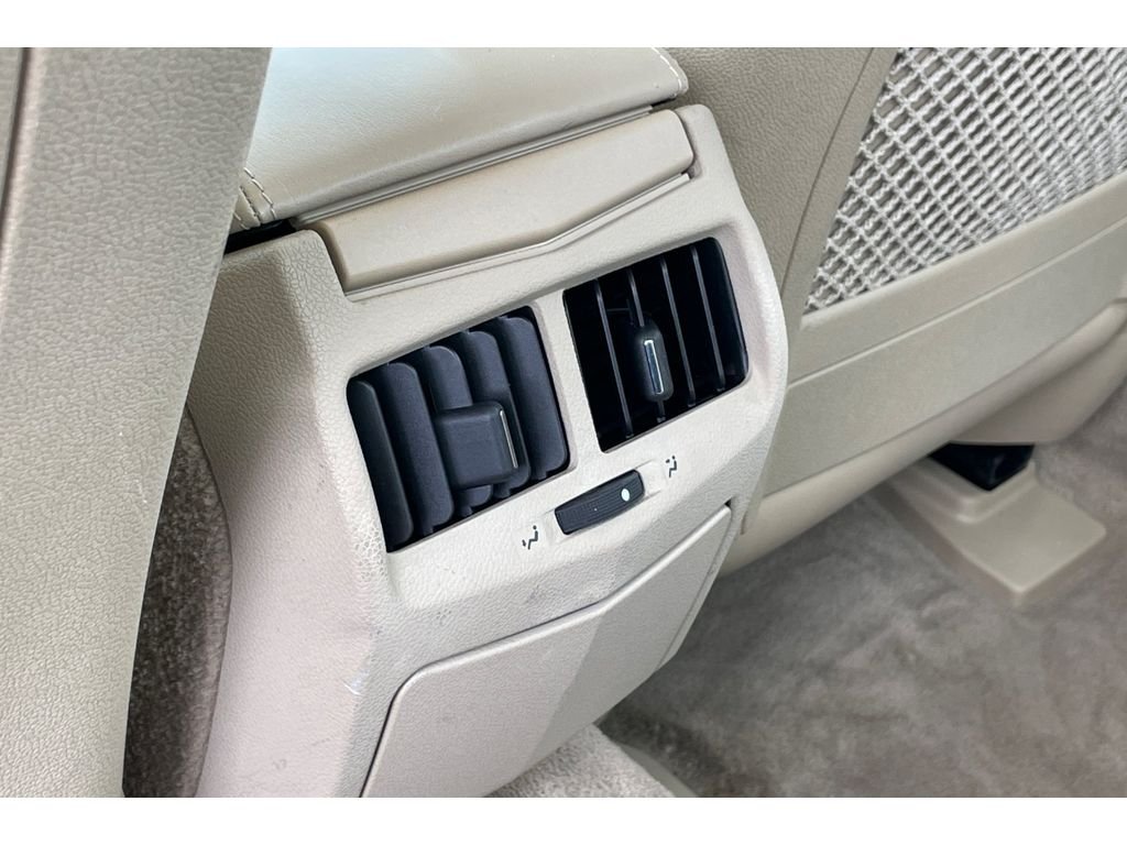 Used 2013 White Diamond Tricoat Cadillac Luxury image 37