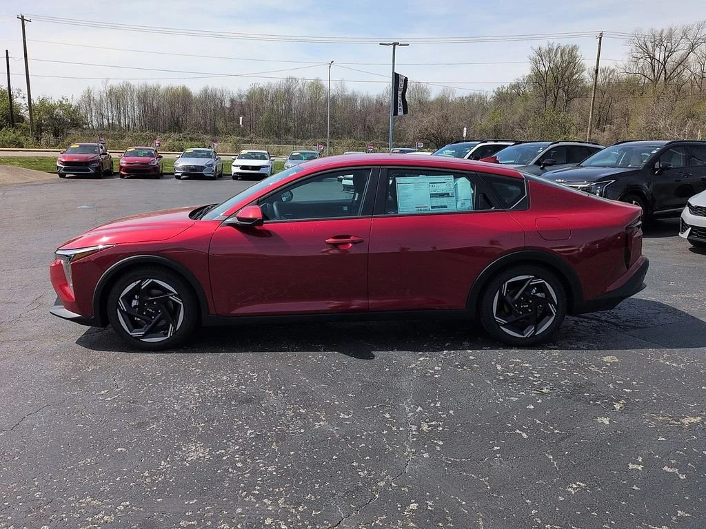 New 2026 Currant Red Kia EX image 4