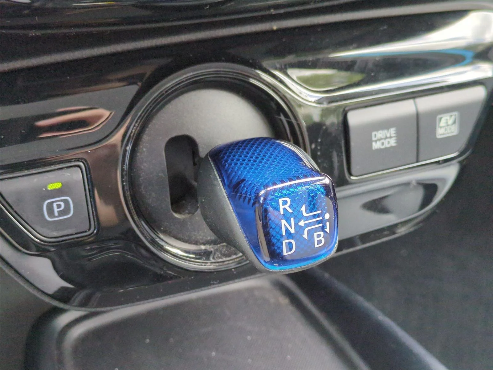 Used 2020 Electric Storm Blue Toyota XLE image 27