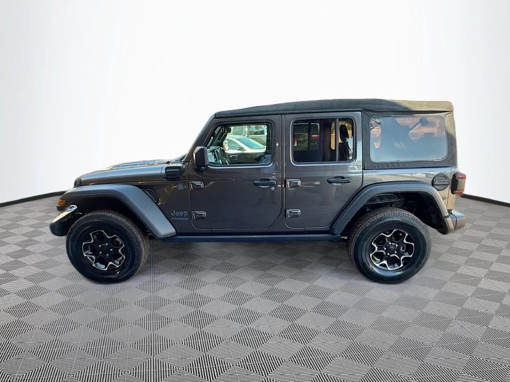 Used 2022 Gray Jeep Unlimited Rubicon 4xe image 9