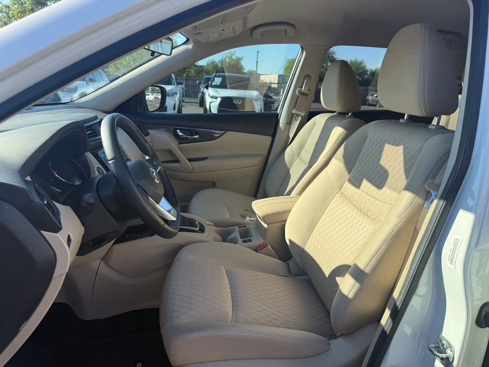 Used 2020 Pearl White Tricoat Nissan SV image 10
