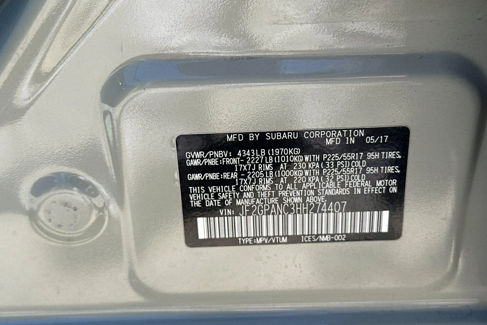 Used 2017 Dark Gray Metallic Subaru Limited image 29