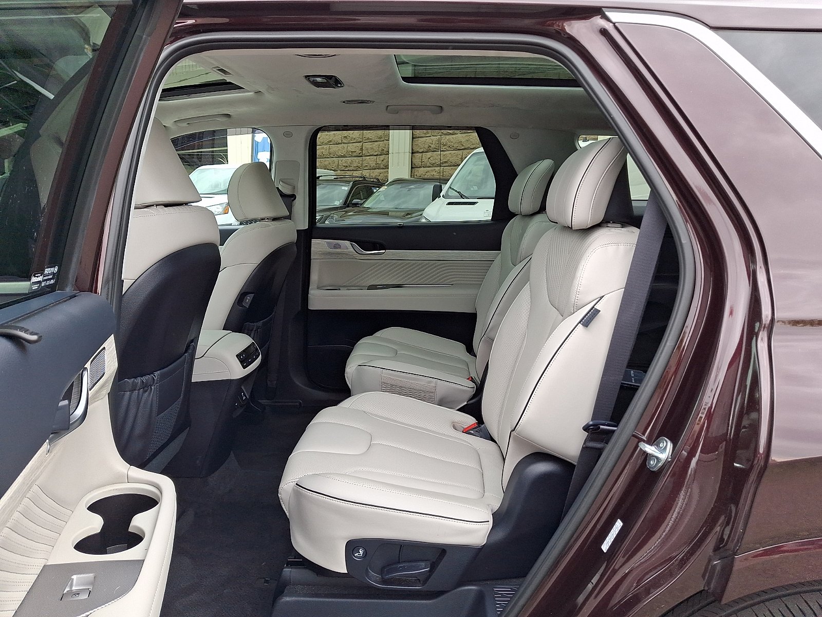 Used 2024 Sierra Burgundy - W7B Hyundai Calligraphy image 10