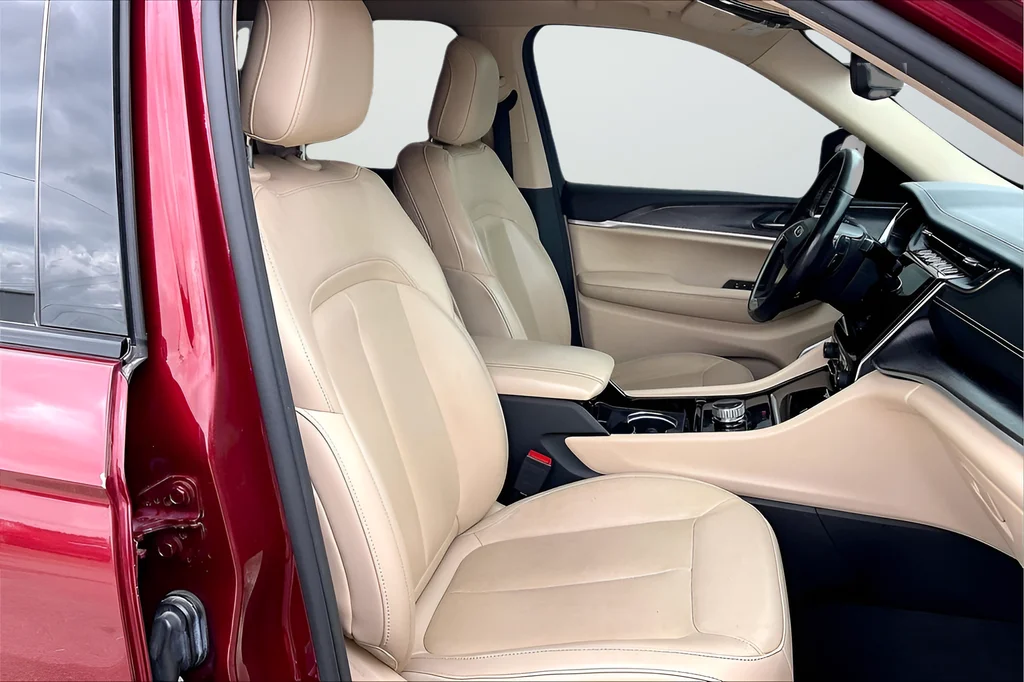 Used 2021 Red Jeep Limited image 27