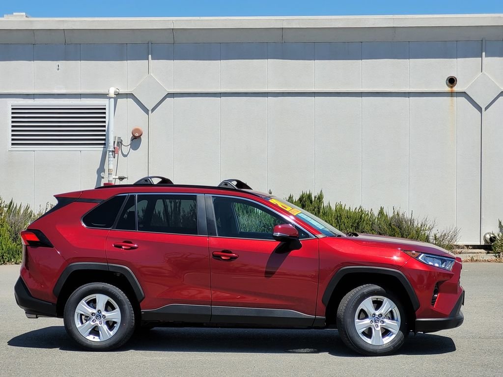 Used 2020 Red Toyota XLE image 3