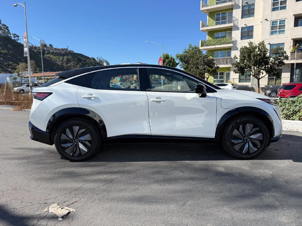 Used 2023  Nissan VENTURE+ image 6