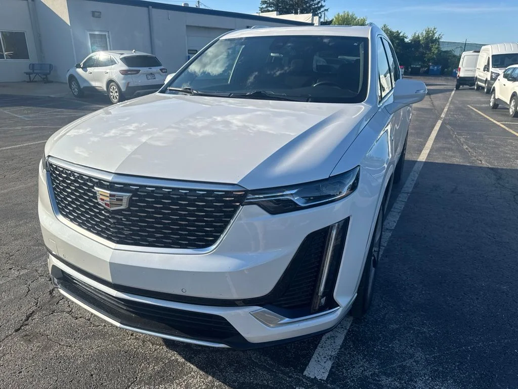 Used 2021 Crystal White Tri-Coat Cadillac Premium Luxury image 56
