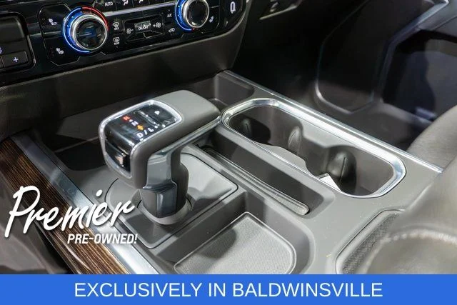 Used 2024 White GMC Elevation image 28