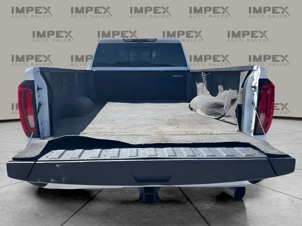 Used 2022 White GMC Denali image 18