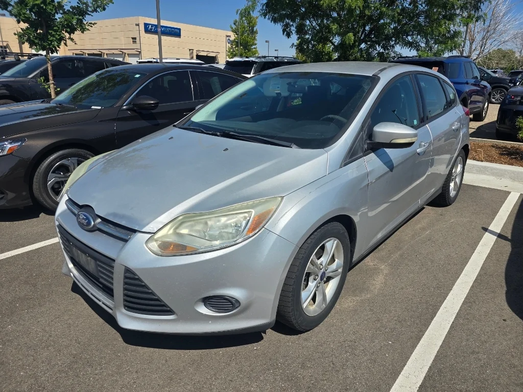Used 2013 Ingot Silver Metallic Ford SE image 10