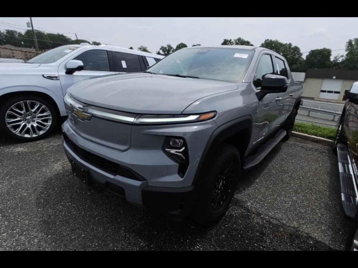 Used 2025 Slate Gray Metallic Chevrolet LT - Extended Range image 1