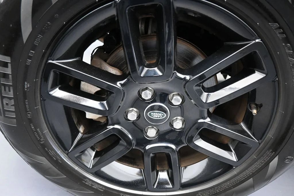 Used 2025 White Land Rover S image 55