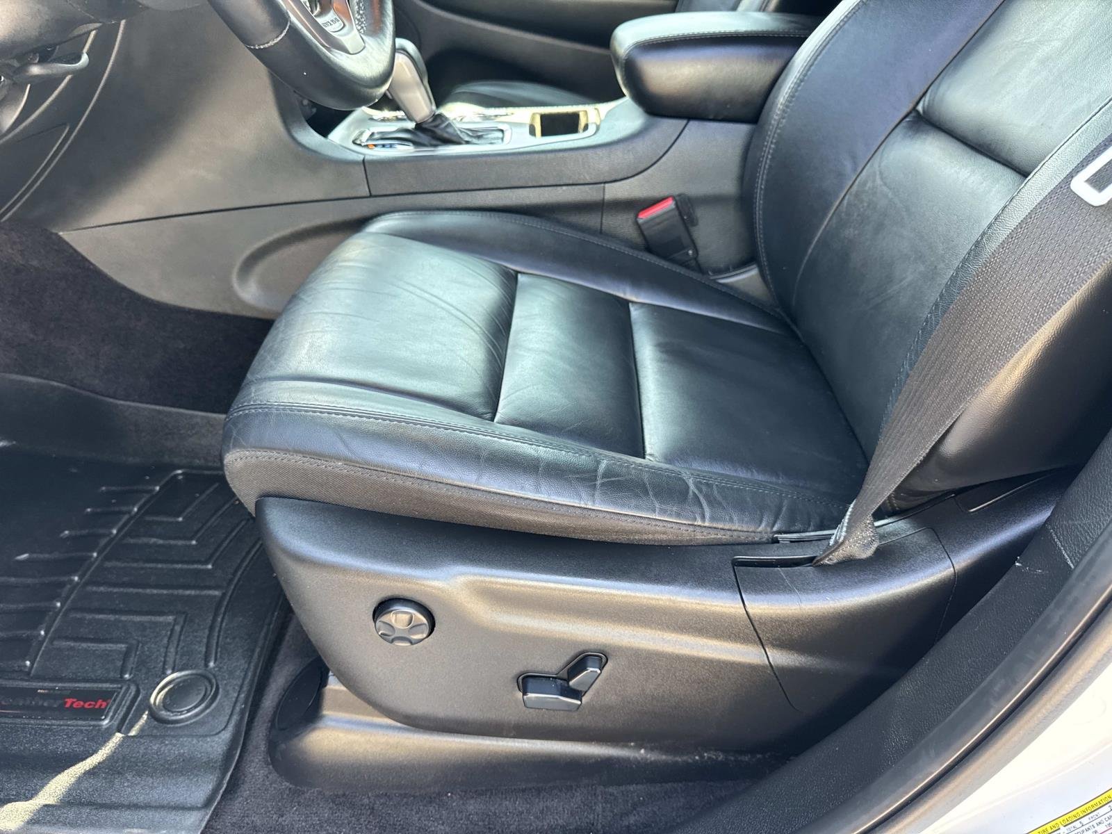 Used 2018 Bright White Clearcoat Jeep Limited image 16