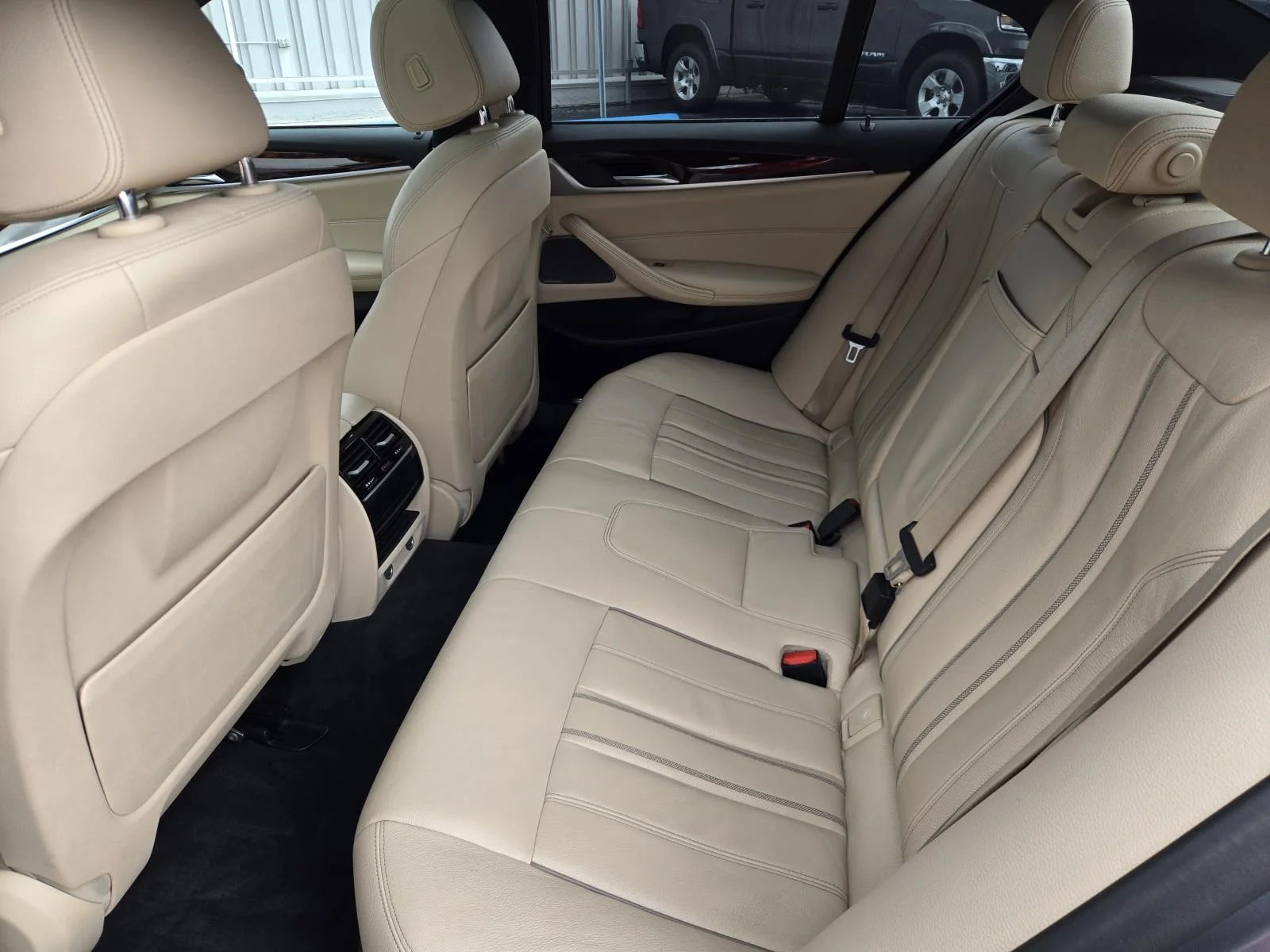 2019 BMW 5 Series 530i - Photo 26