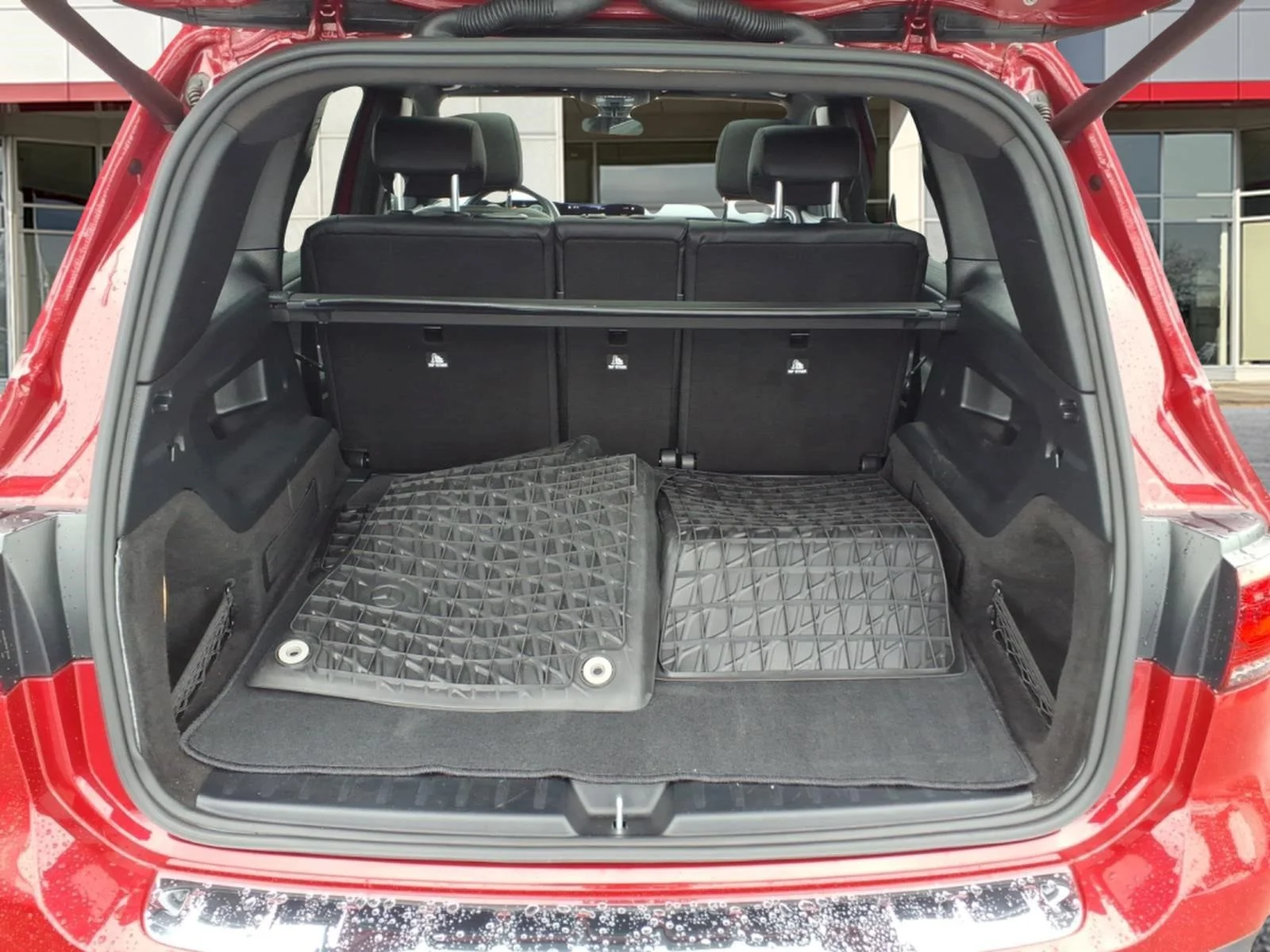 Used 2021 Red Mercedes-Benz GLB 250 image 19