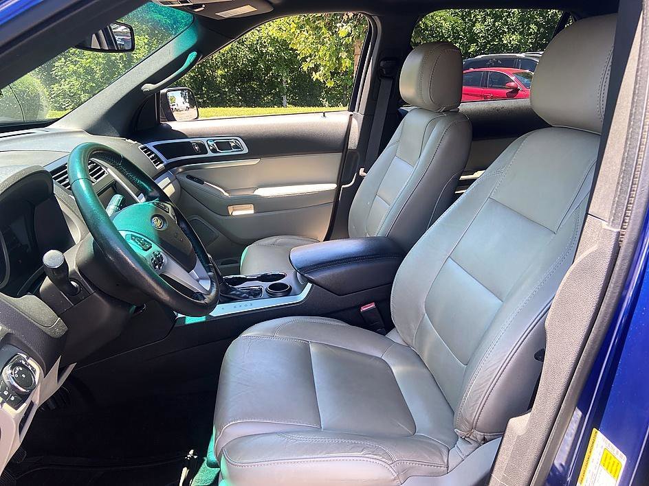 Used 2015 Blue Metallic Ford XLT image 11